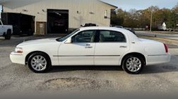 2011 Lincoln Town Car Signature Limited