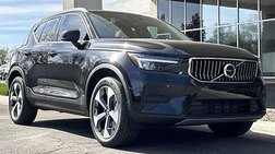2025 Volvo XC40 B5 Core Bright Theme