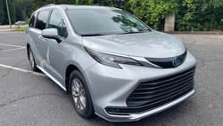 2025 Toyota Sienna LE 8-Passenger