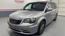 2016 Chrysler Town and Country S