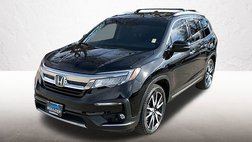 2021 Honda Pilot Touring w/Rear Captain's Chairs