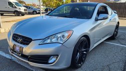 2010 Hyundai Genesis Coupe 3.8 Grand Touring RWD with Navigation