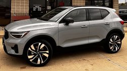 2025 Volvo XC40 B5 Plus Dark Theme