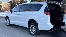 2024 Chrysler Pacifica Touring