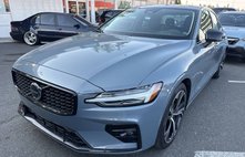 2024 Volvo S60 B5 Core Dark Theme