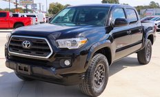 2017 Toyota Tacoma TRD Off Road Double Cab 5' Bed V6 4x2 AT (Natl)