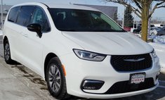 2024 Chrysler Pacifica Hybrid Select