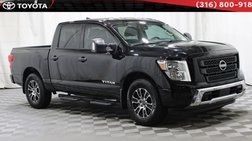 2023 Nissan Titan SV