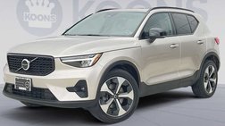 2023 Volvo XC40 B5 Plus Dark Theme