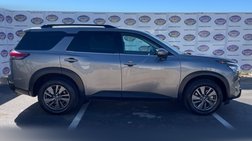 2024 Nissan Pathfinder SV
