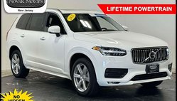 2022 Volvo XC90 T5 Momentum