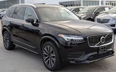 2022 Volvo XC90 T6 Momentum 7-Passenger
