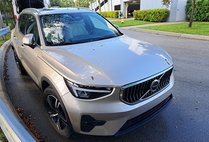 2023 Volvo XC40 B5 Plus Bright Theme