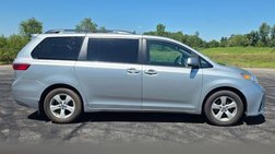 2020 Toyota Sienna LE 7-Passenger FWD with Auto-A