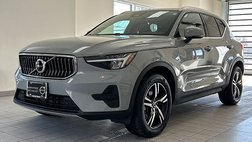 2025 Volvo XC40 B5 Core Bright Theme