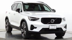 2023 Volvo XC40 B5 Ultimate Dark Theme