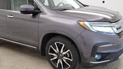 2019 Honda Pilot Touring w/Rear Captain's Chairs