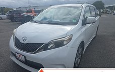 2014 Toyota Sienna SE 8-Passenger