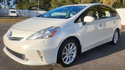 2014 Toyota Prius v Five
