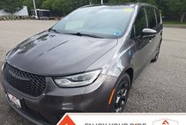 2022 Chrysler Pacifica Hybrid Limited