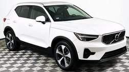 2025 Volvo XC40 B5 Plus Bright Theme