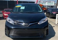 2018 Toyota Sienna LE FWD 8-Passenger (Natl)