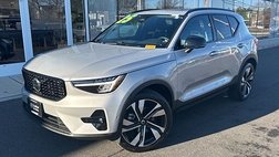 2025 Volvo XC40 B5 Plus Dark Theme