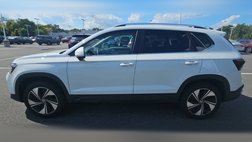 2025 Volkswagen Taos SE 4Motion