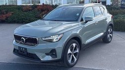 2025 Volvo XC40 B5 Plus Bright Theme