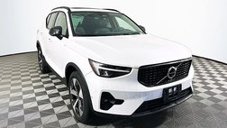 2023 Volvo XC40 B5 Plus Dark Theme