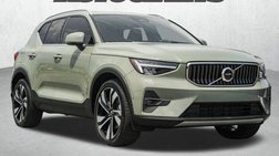 2023 Volvo XC40 B5 Plus Bright Theme