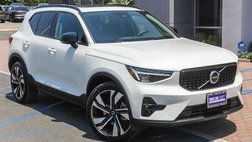 2025 Volvo XC40 B5 Plus Dark Theme