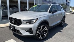 2025 Volvo XC40 B5 Plus Dark Theme