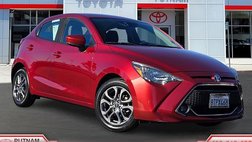 2020 Toyota Yaris Hatchback LE