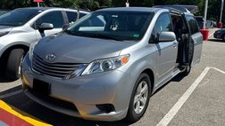 2017 Toyota Sienna LE 8-Passenger