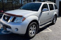 2012 Nissan Pathfinder Silver Edition