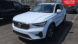2025 Volvo XC40 B5 Core Bright Theme