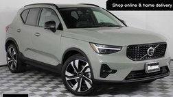 2023 Volvo XC40 B4 Ultimate Dark Theme