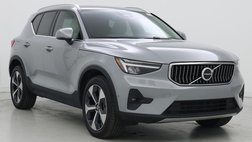 2025 Volvo XC40 B5 Plus Bright Theme