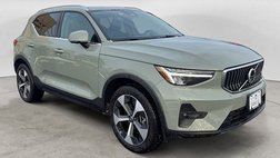 2025 Volvo XC40 B5 Plus Bright Theme