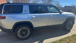 2026 Rivian R1S Adventure