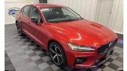 2024 Volvo S60 B5 Plus Dark Theme