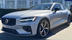 2023 Volvo S60 B5 Core Dark Theme