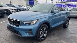 2025 Volvo XC40 B5 Core Bright Theme