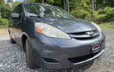 2010 Toyota Sienna CE 8-Passenger
