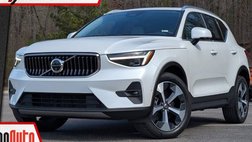 2024 Volvo XC40 B5 Plus Bright Theme
