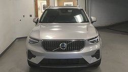 2025 Volvo XC40 B5 Core Bright Theme