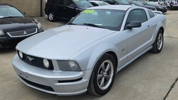 2005 Ford Mustang GT Deluxe