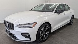 2023 Volvo S60 Dark Theme