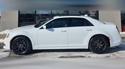 2023 Chrysler 300 Touring L